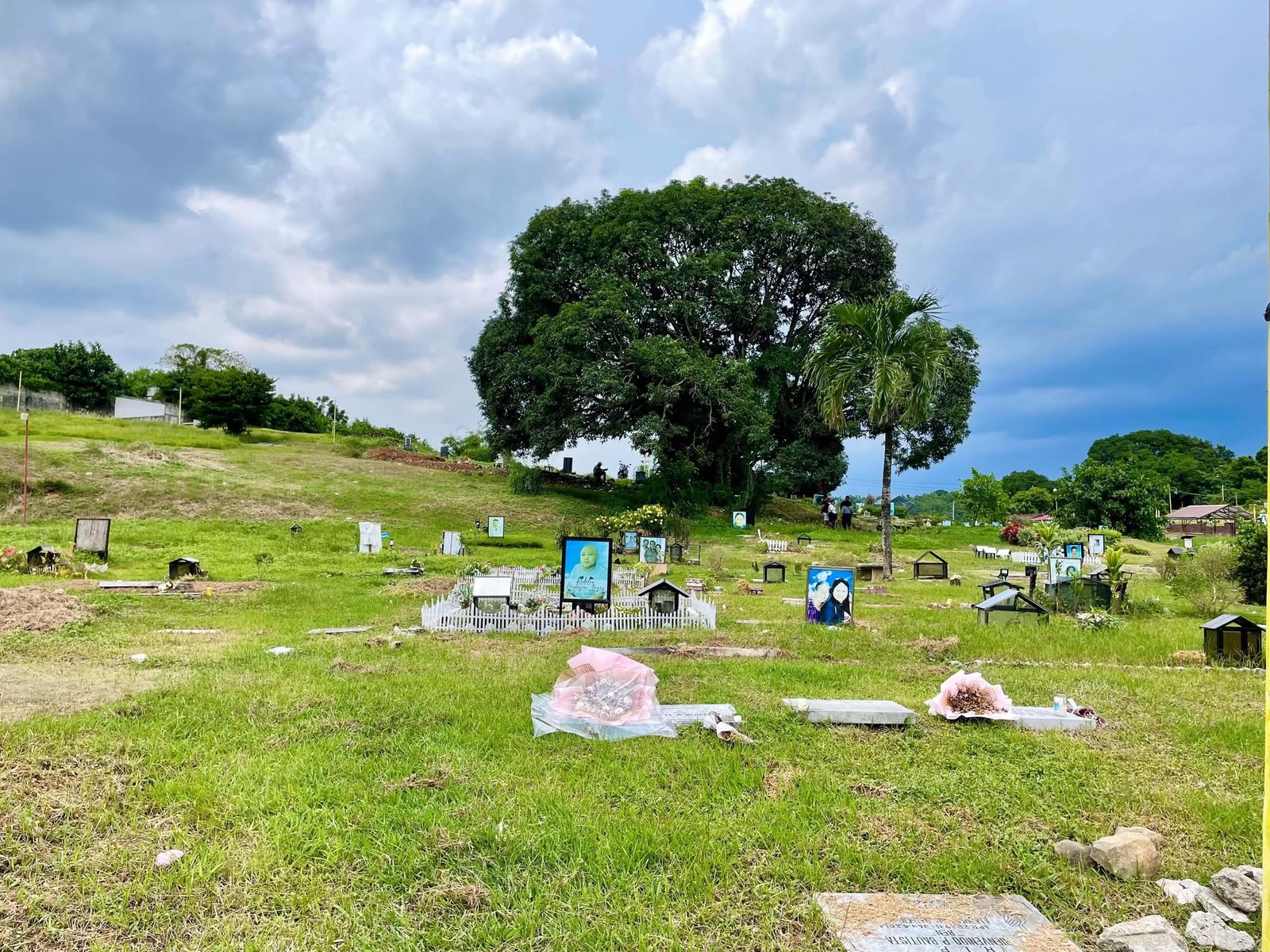 Krus Na Bato Memorial Park grounds