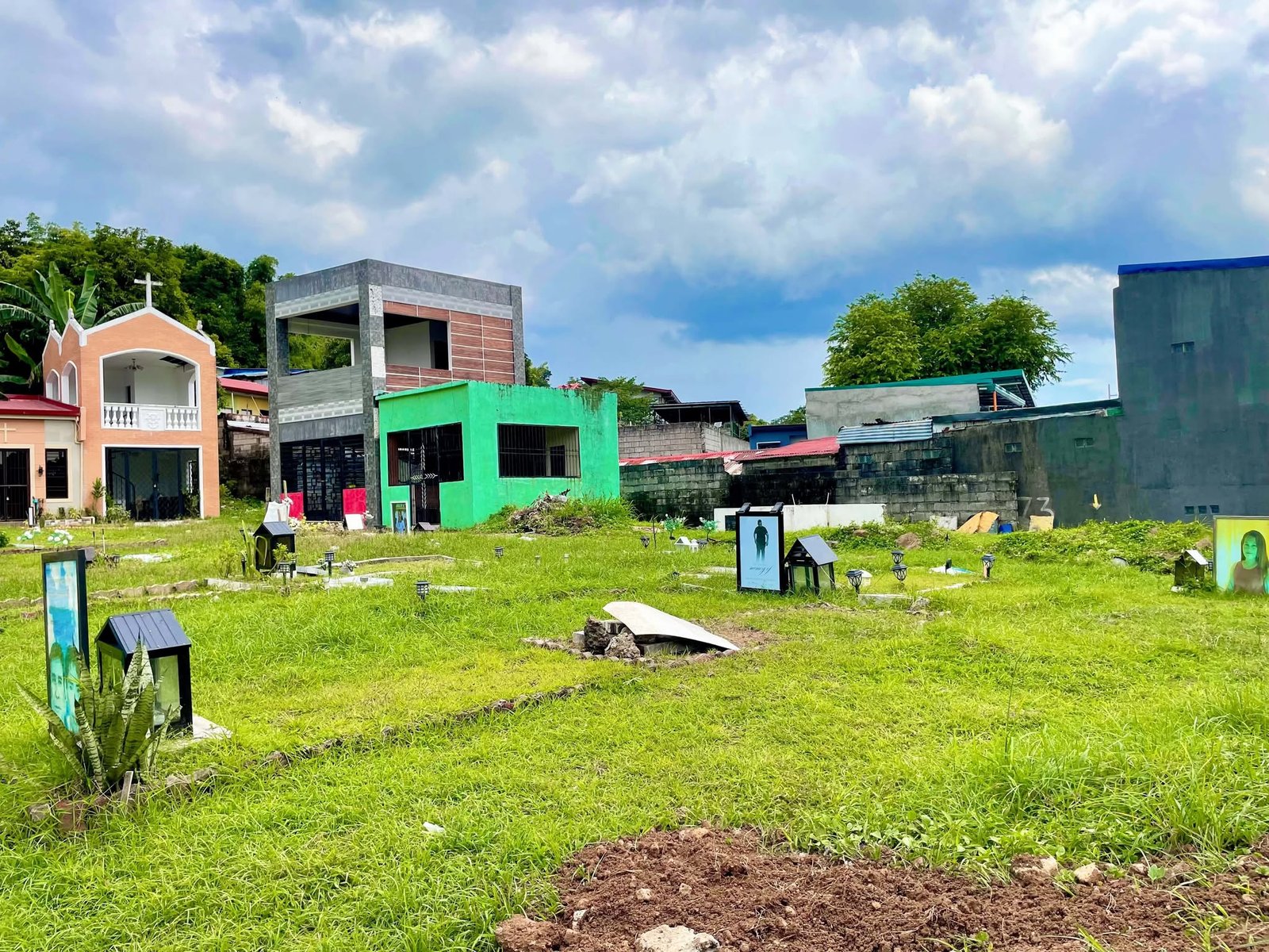 Krus Na Bato Memorial Park grounds